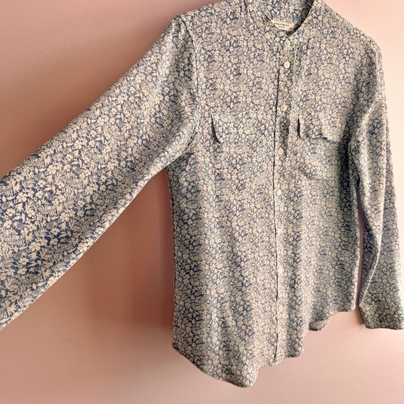 EQUIPMENT size M Blue White Floral Silk Blouse - Picture 4 of 7